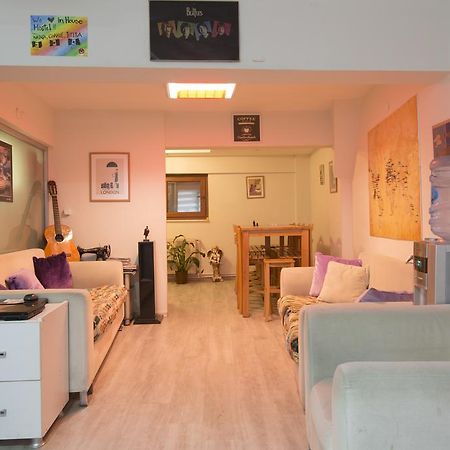 In House Hostel Izmir Exterior photo